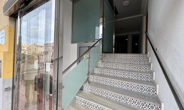 Herverkoop - Apartement Flat -
Torrevieja - Estacion de autobuses