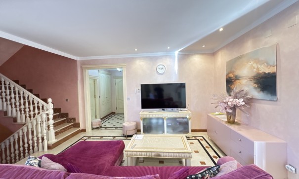 Videresalg - Fritliggende villa -
Cabo Roig