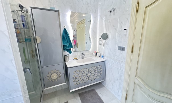 Videresalg - Fritliggende villa -
Cabo Roig