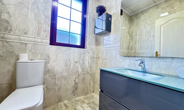 Videresalg - Fritliggende villa -
Cabo Roig