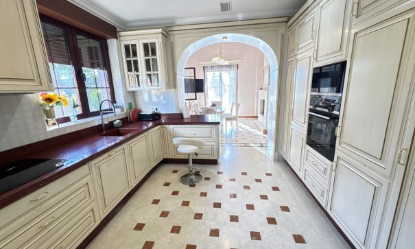 Videresalg - Fritliggende villa -
Cabo Roig