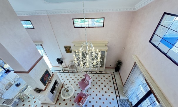 Videresalg - Fritliggende villa -
Cabo Roig