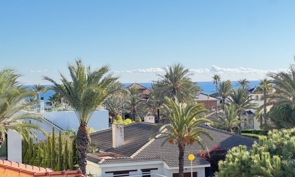 Videresalg - Fritliggende villa -
Cabo Roig