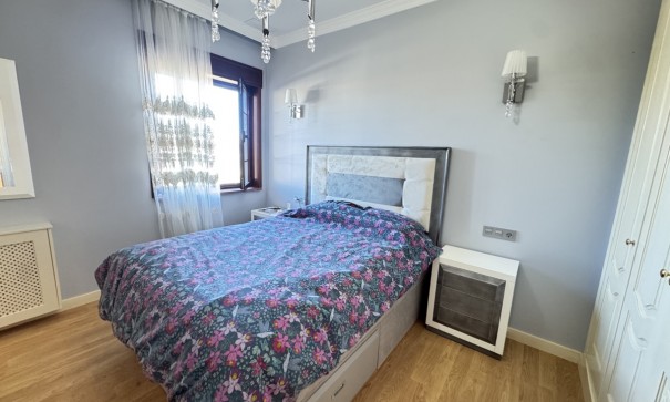 Videresalg - Fritliggende villa -
Cabo Roig