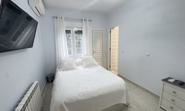 Herverkoop - Vrijstaande Villa -
Villamartín