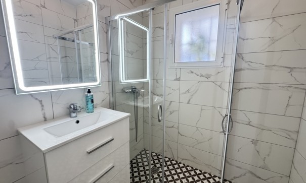 Herverkoop - Vrijstaande Villa -
Villamartín