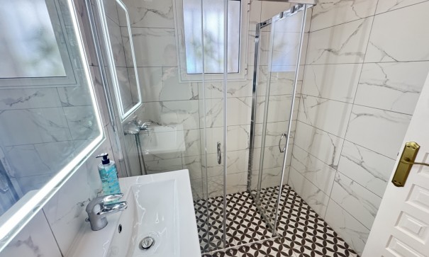 Herverkoop - Vrijstaande Villa -
Villamartín