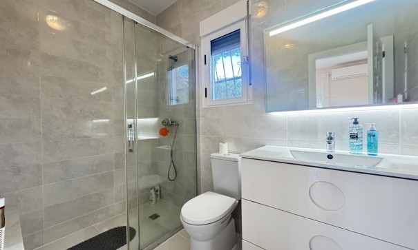 Herverkoop - Vrijstaande Villa -
Villamartín