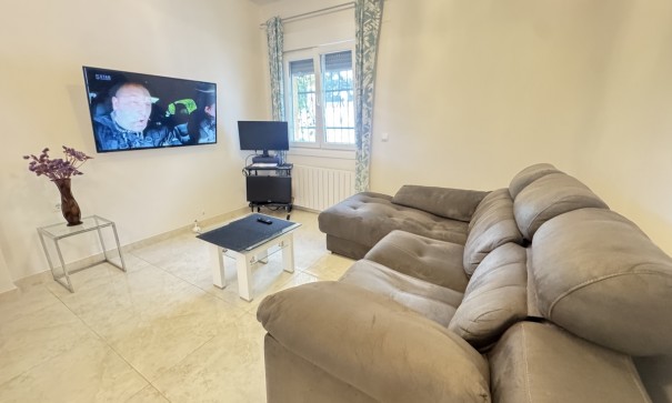 Herverkoop - Vrijstaande Villa -
Villamartín