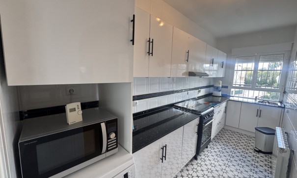 Herverkoop - Vrijstaande Villa -
Villamartín