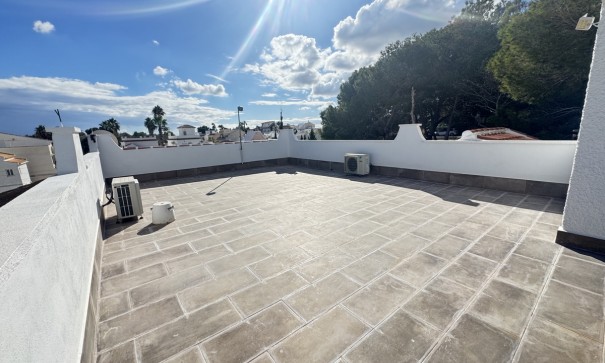 Herverkoop - Vrijstaande Villa -
Villamartín