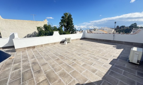 Herverkoop - Vrijstaande Villa -
Villamartín