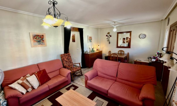 Videresalg - Fritliggende villa -
El Raso