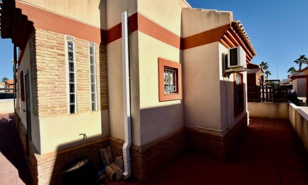 Videresalg - Fritliggende villa -
El Raso