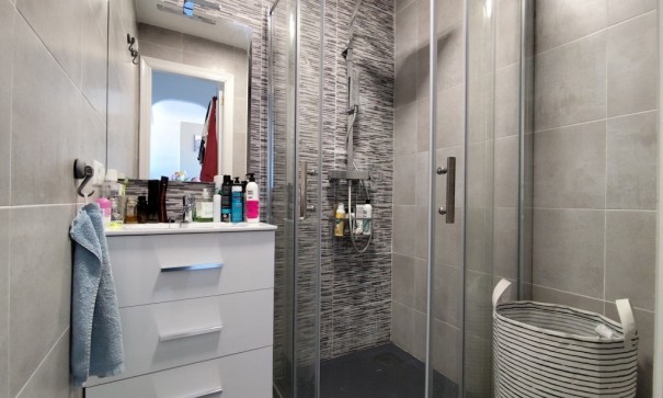 Resale - Wohnung Appartement -
La Mata