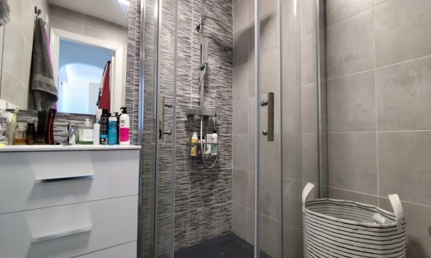 Resale - Wohnung Appartement -
La Mata