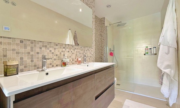 Resale - Wohnung Appartement -
Torrevieja - Punta Prima