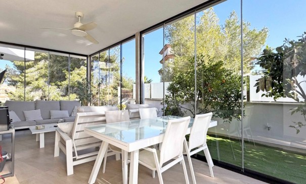 Herverkoop - Vrijstaande Villa -
Orihuela Costa - Villamartín