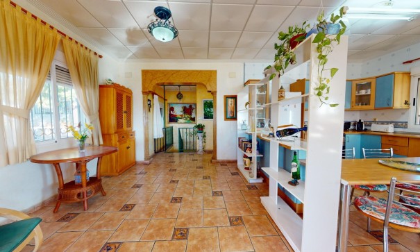 Venta - Chalet Independiente -
Crevillente