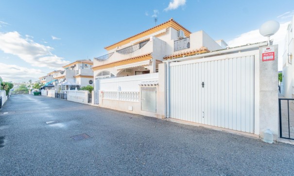 Herverkoop - Villa -
Orihuela Costa - Playa Flamenca