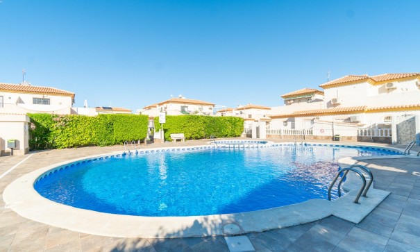 Herverkoop - Villa -
Orihuela Costa - Playa Flamenca