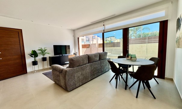 Herverkoop - Vrijstaande Villa -
Benijofar - Benijofar - Village