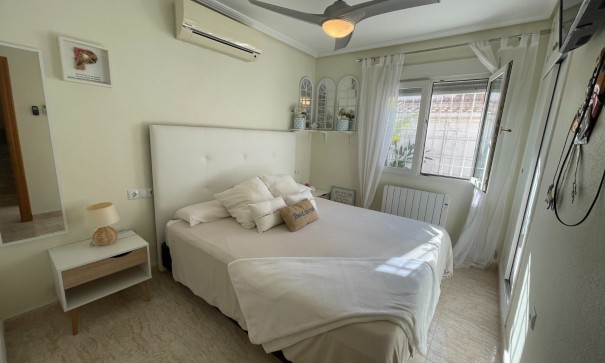 Herverkoop - Stadswoning -
Torre de La Horadada - Torre De Horadada