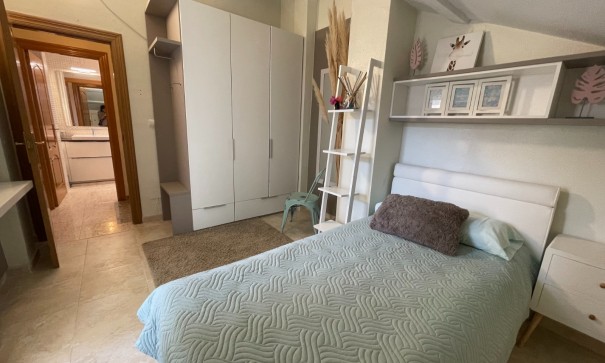 Herverkoop - Stadswoning -
Torre de La Horadada - Torre De Horadada