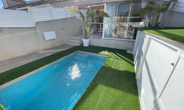 Herverkoop - Stadswoning -
Torre de La Horadada - Torre De Horadada