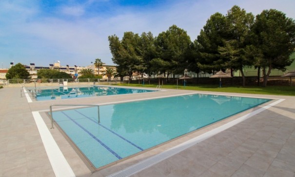 Videresalg - Lejlighed lejlighed -
Algorfa