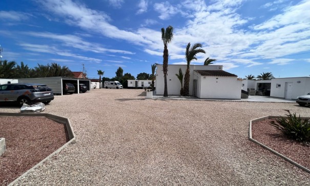 Herverkoop - Finca Landelijk pand -
Elche Pedanías - La Marina