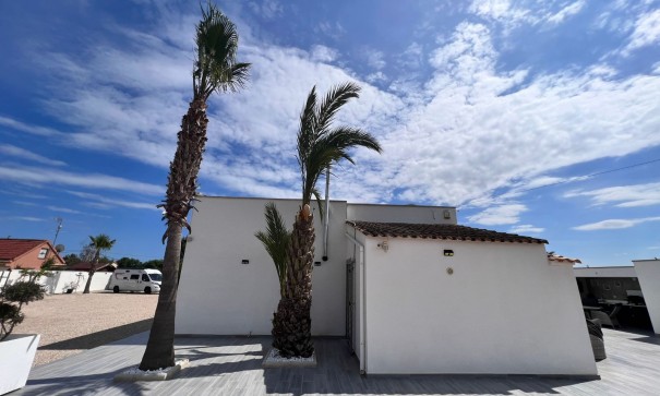 Herverkoop - Finca Landelijk pand -
Elche Pedanías - La Marina