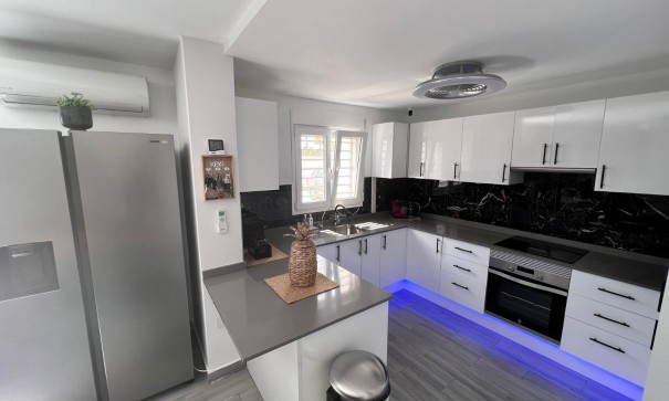 Herverkoop - Finca Landelijk pand -
Elche Pedanías - La Marina