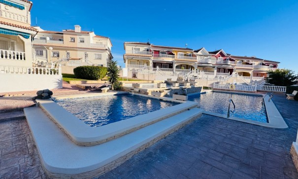 Herverkoop - Vrijstaande Villa -
Benijofar