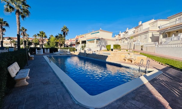 Herverkoop - Vrijstaande Villa -
Benijofar