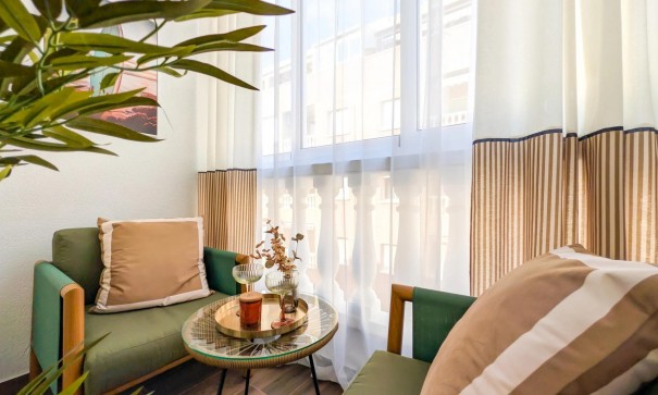 Herverkoop - Apartement Flat -
Torrevieja - Centro