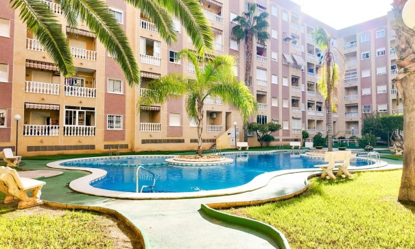 Herverkoop - Apartement Flat -
Torrevieja - Centro