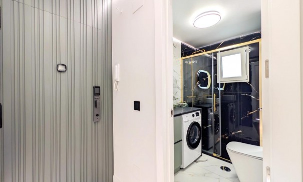 Herverkoop - Apartement Flat -
Torrevieja - Centro