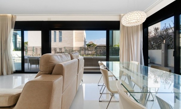 Herverkoop - Vrijstaande Villa -
Orihuela Costa - Agua Marina