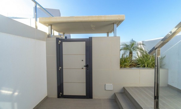 Herverkoop - Vrijstaande Villa -
Orihuela Costa - Agua Marina