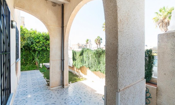 Herverkoop - Stadswoning -
Torrevieja - Carrefour