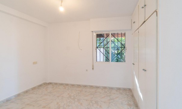 Herverkoop - Stadswoning -
Torrevieja - Carrefour