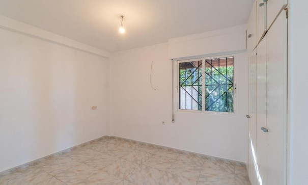 Herverkoop - Stadswoning -
Torrevieja - Carrefour