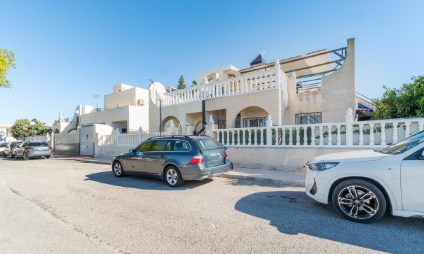 Herverkoop - Stadswoning -
Torrevieja - Carrefour