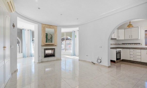 Revente - Villa Individuelle -
Rojales