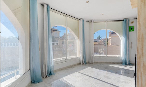 Revente - Villa Individuelle -
Rojales