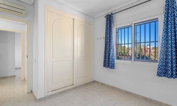 Revente - Villa Individuelle -
Rojales