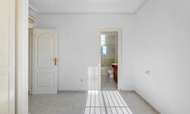 Revente - Villa Individuelle -
Rojales