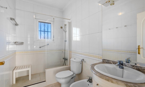 Revente - Villa Individuelle -
Rojales