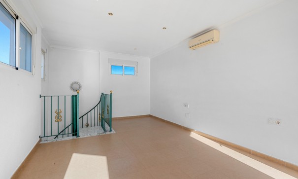 Revente - Villa Individuelle -
Rojales